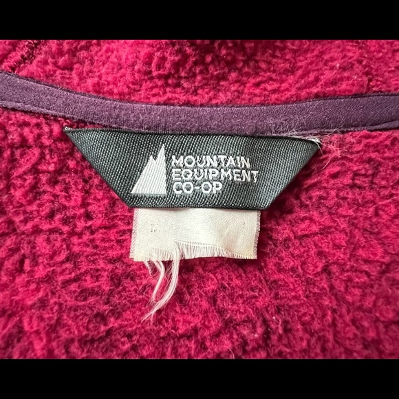 Mountain Equipment Coop Magenta fleece zip up. Youth size 16. Fits like W small - Picture 2 of 4